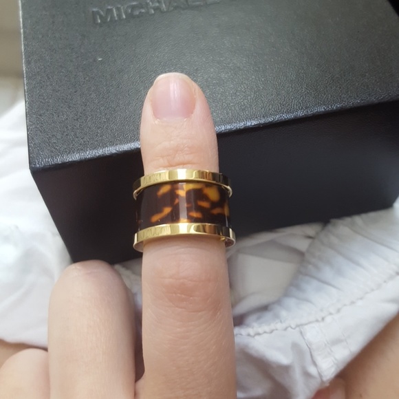 Jewelry - Picture 3 of 3